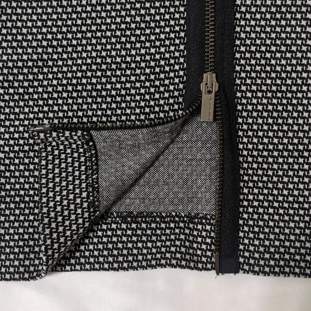 BCBGMaxAzria Pencil Skirt, Color Black/White Size XS